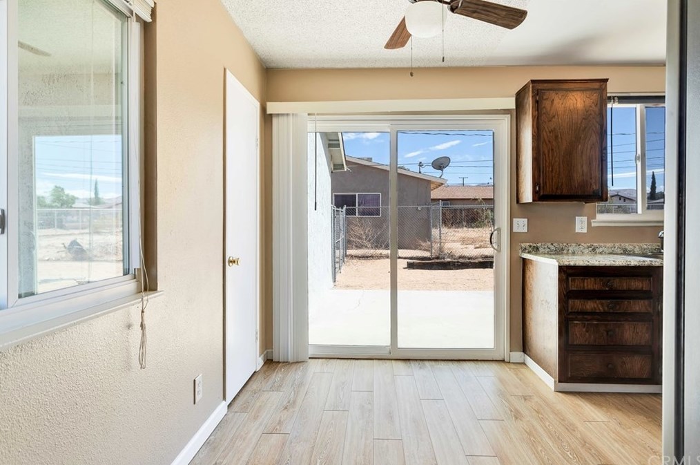 5530 Lupine Ave, Twntynine Plm CA  92277-1468 exterior