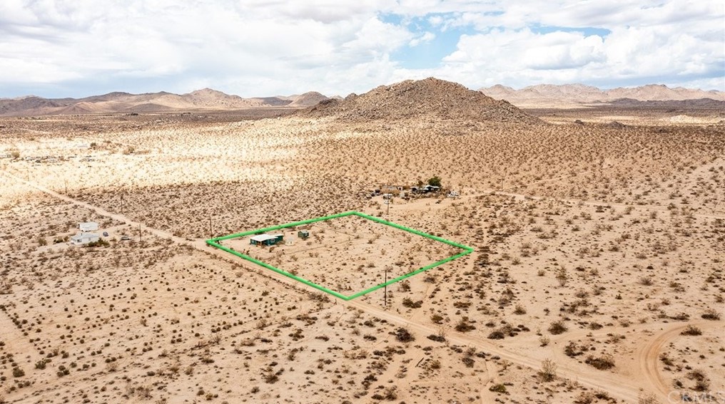 3730 Everett Rd, Yucca Valley, CA 92285