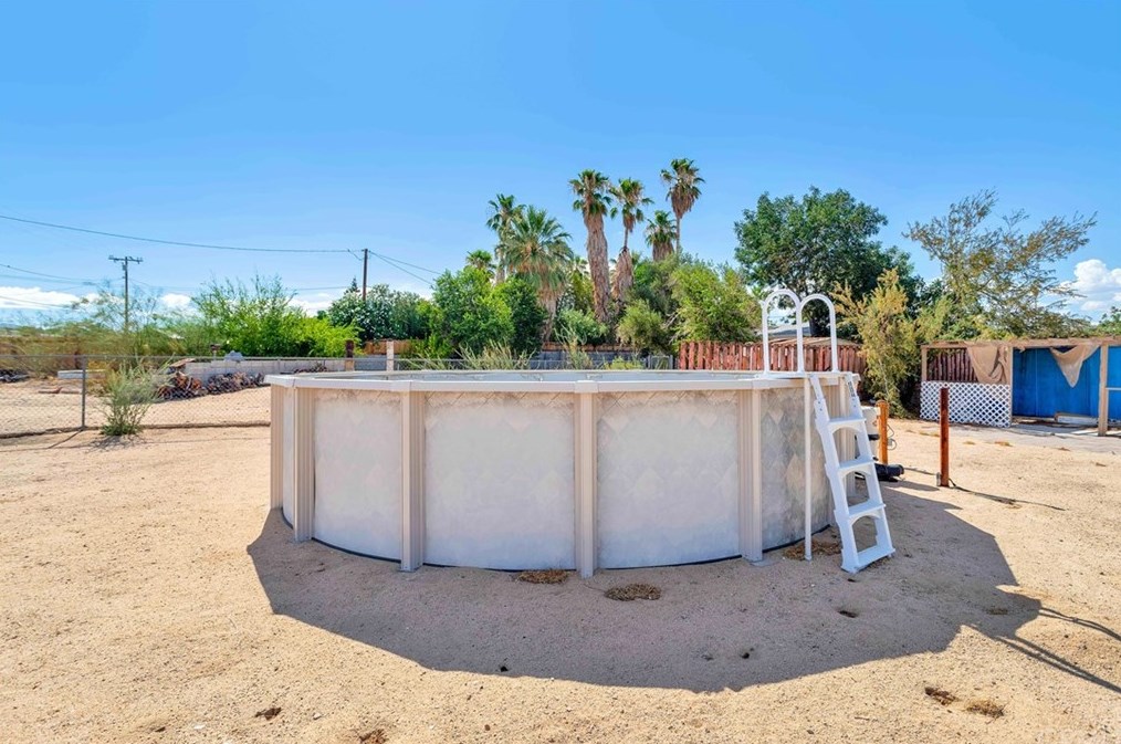 73355 Sun Valley Dr, Twntynine Plm CA  92277-2231 exterior