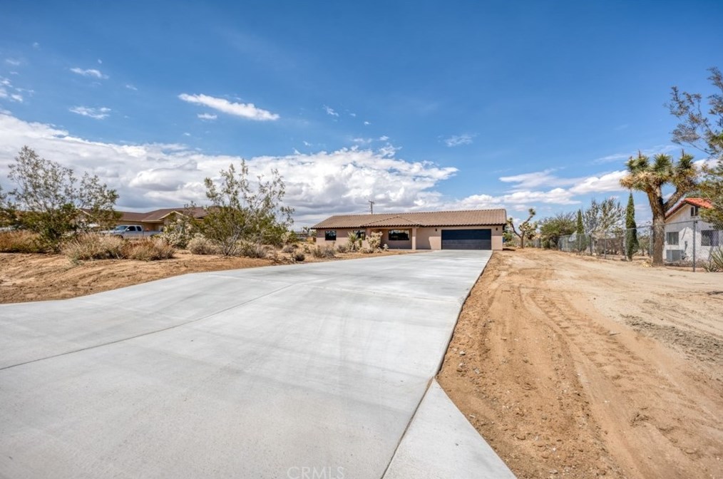 58318 Canterbury St, Yucca Valley, CA 92284-1975