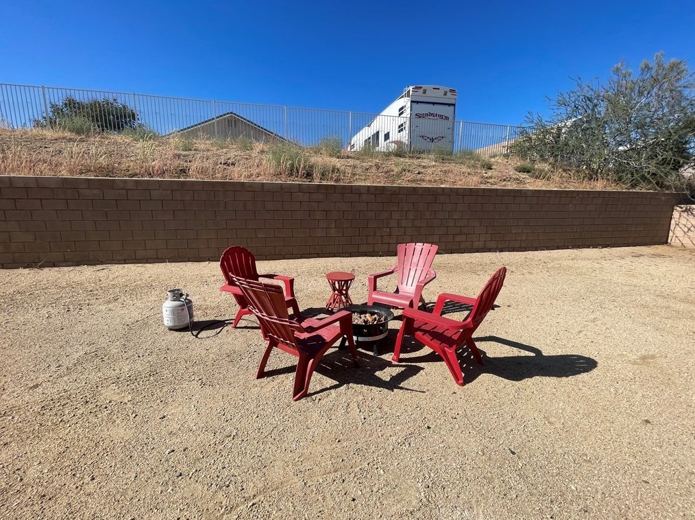 57131 Juarez Dr, Yucca Valley CA  92284-9500 exterior