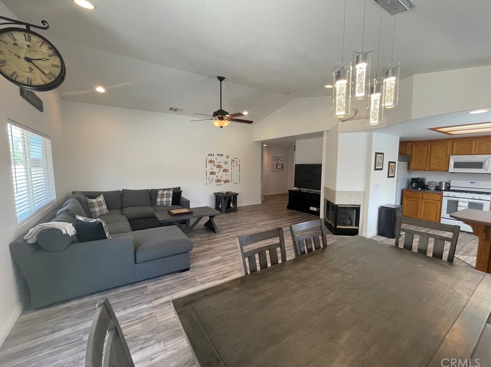 57131 Juarez Dr, Yucca Valley CA  92284-9500 exterior