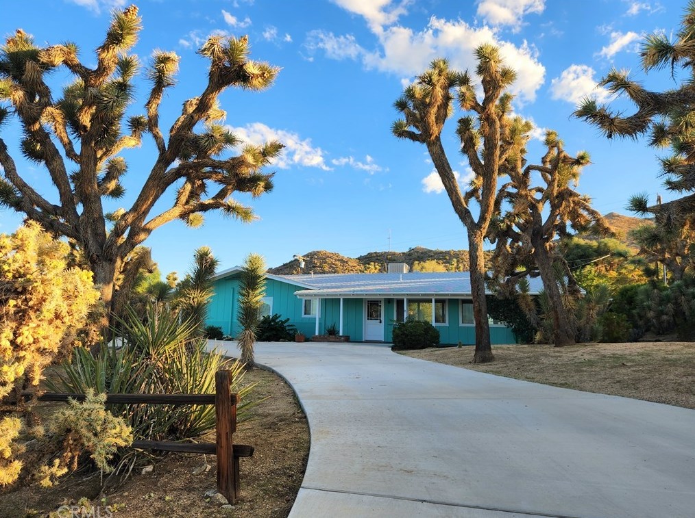 56763 Java Dr, Yucca Valley, CA 92284