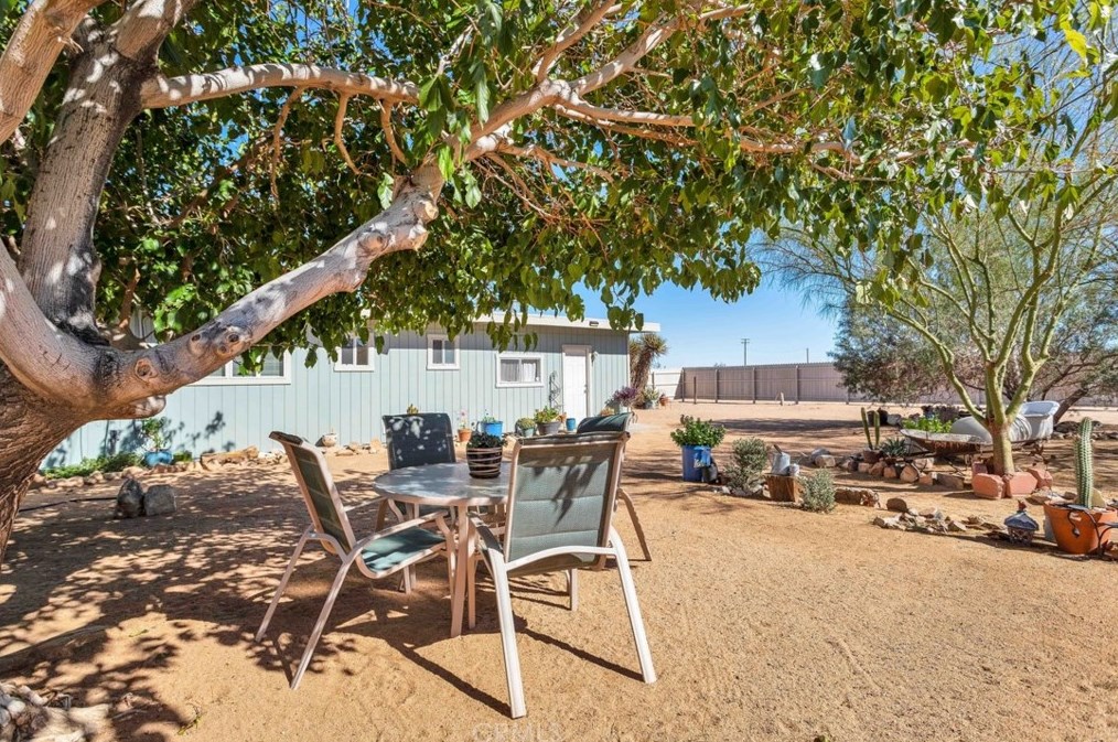 829 Cambria Ave, Yucca Valley, CA 92285