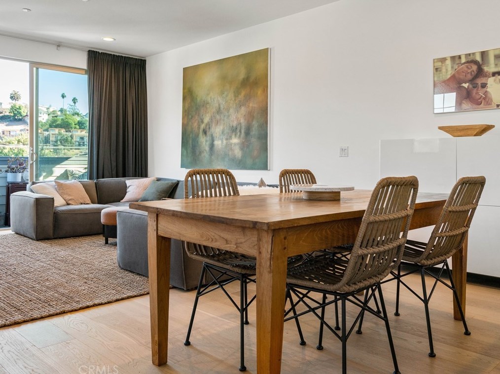 1638 Lucretia Ave, Los Angeles CA  90026-2650 exterior