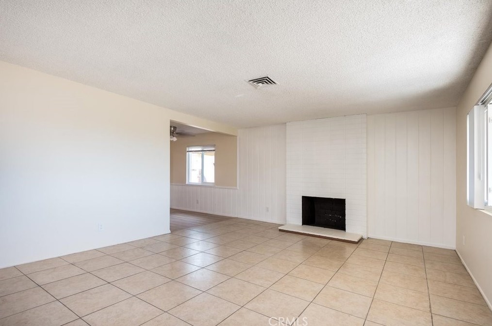 66650 Hacienda Ave, Desert Hot Springs, CA 92240-5822