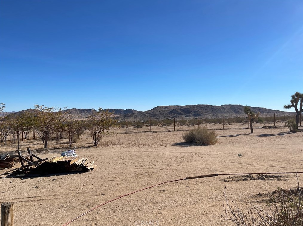 3546 Dusty Mile Rd, Yucca Valley CA  92285-2047 exterior