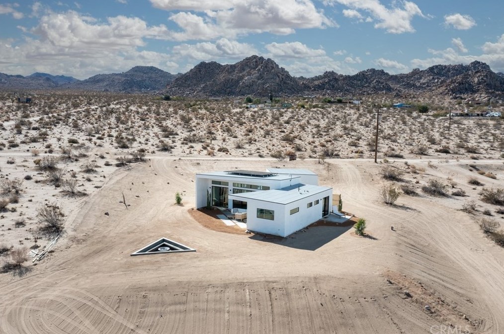 64342 Hollinger Rd, Joshua Tree, CA 92252