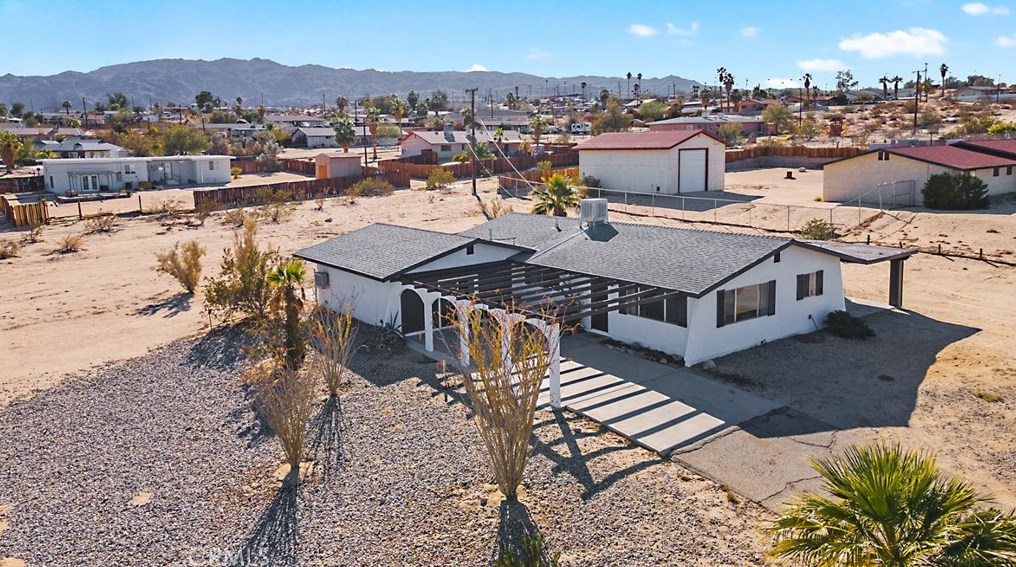73881 Siesta Dr, Twntynine Plm CA  92277-1851 exterior