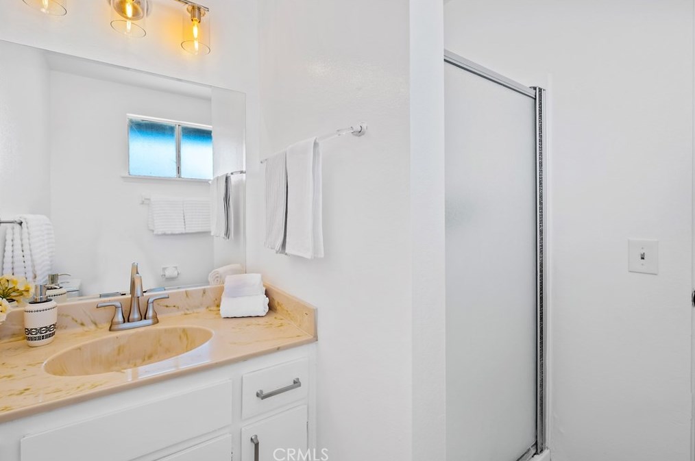 73881 Siesta Dr, Twntynine Plm CA  92277-1851 exterior