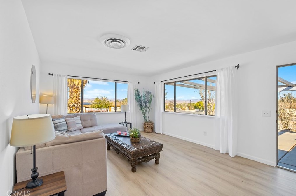 73881 Siesta Dr, Twntynine Plm CA  92277-1851 exterior