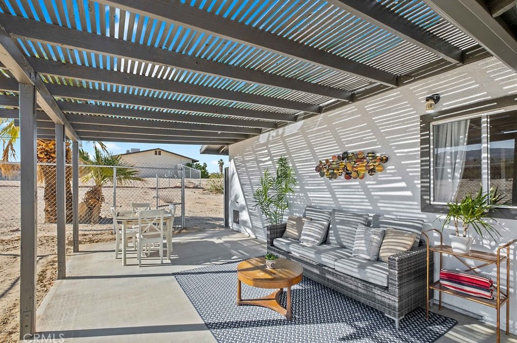 73881 Siesta Dr, Twntynine Plm CA  92277-1851 exterior