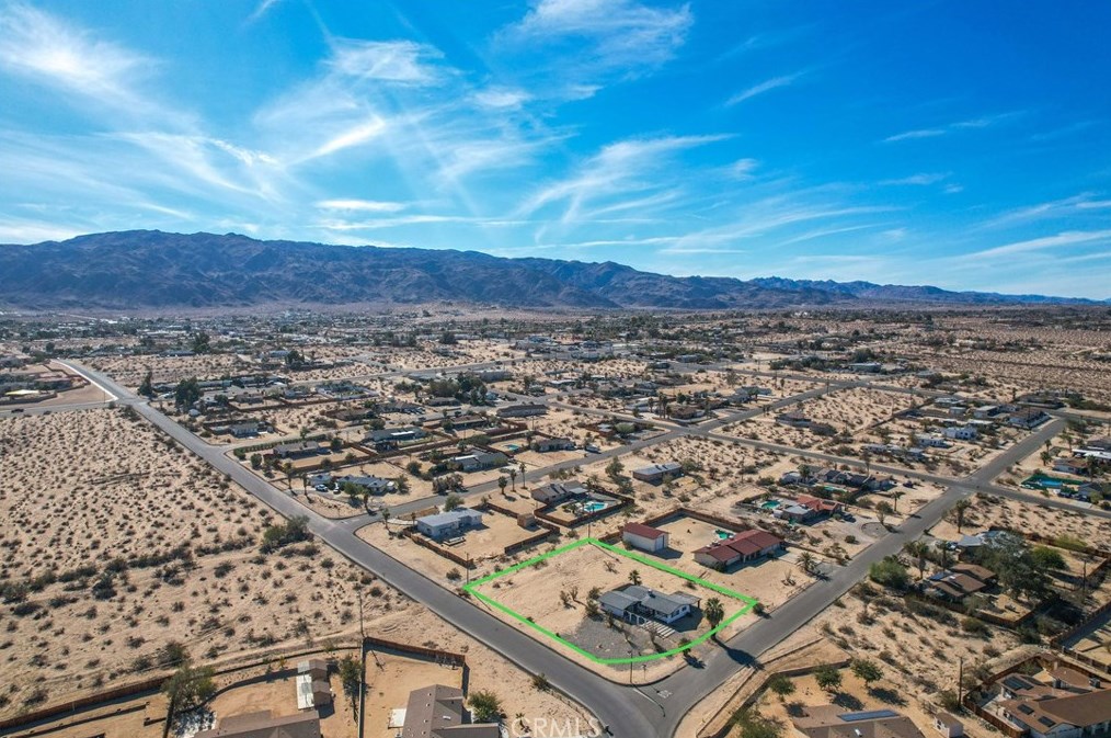 73881 Siesta Dr, Twntynine Plm CA  92277-1851 exterior