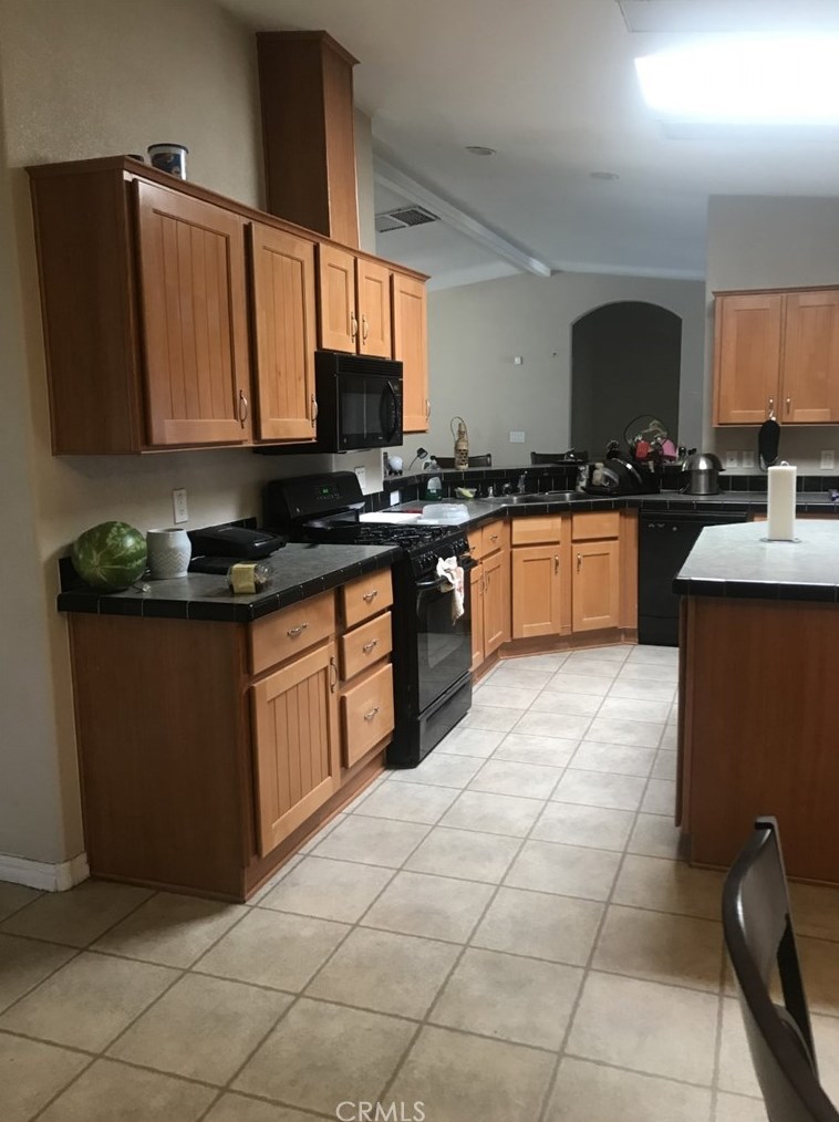 73777 Playa Vista Dr, Twntynine Plm, CA 92277-1837