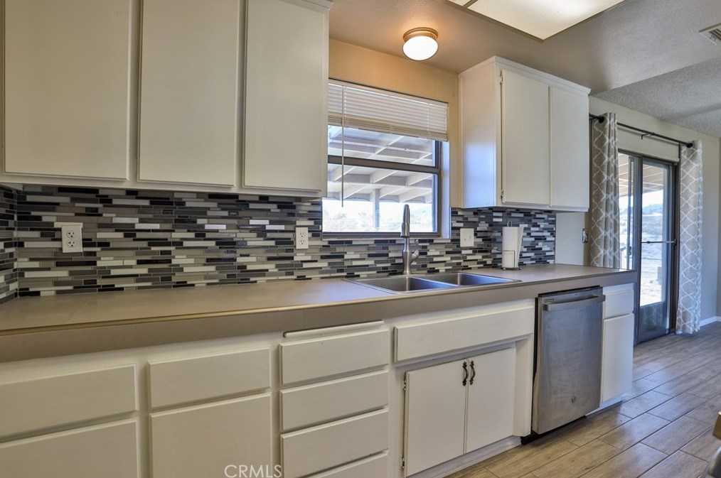 7019 Elm Ave, Twntynine Plm, CA 92277