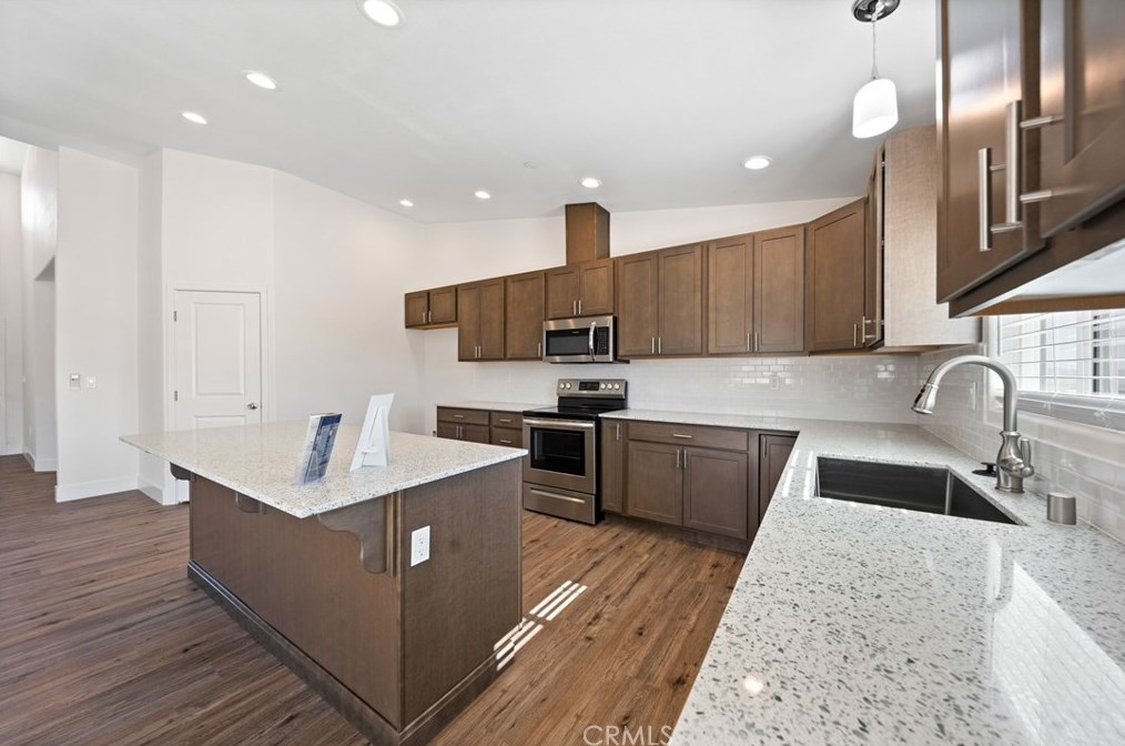 7650 Rockaway Ave, Yucca Valley CA  92284-2383 exterior