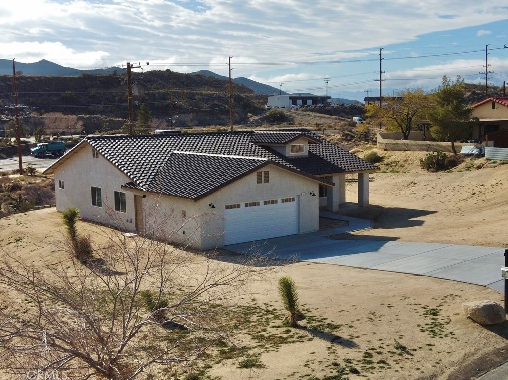 7650 Rockaway Ave, Yucca Valley CA  92284-2383 exterior