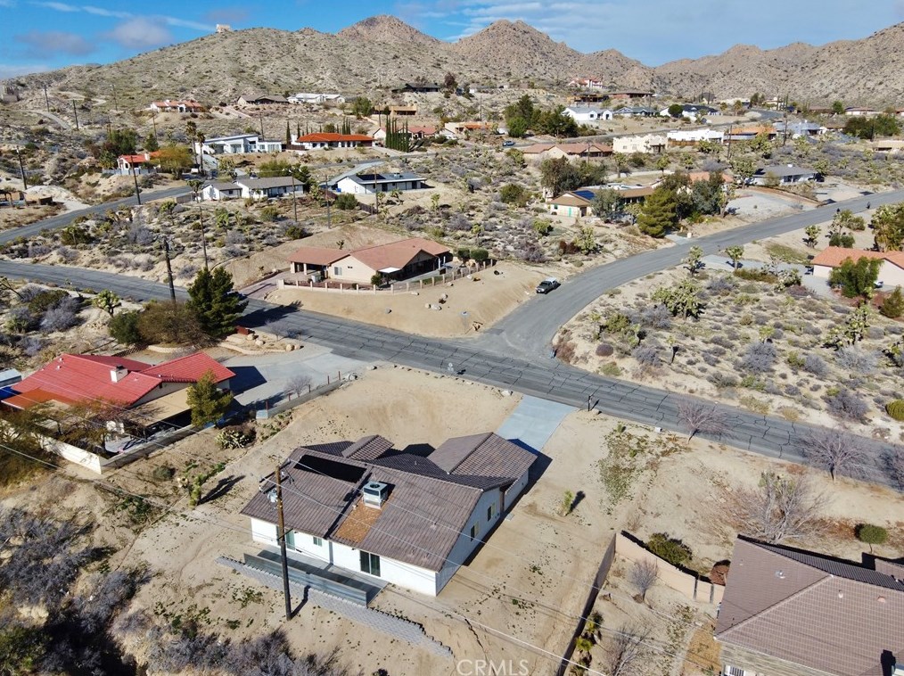 7650 Rockaway Ave, Yucca Valley CA  92284-2383 exterior