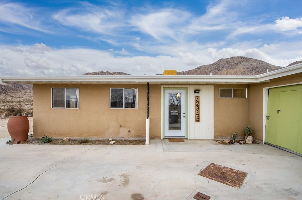 72345 Foothill Dr, Twntynine Plm CA  92277-2973 exterior