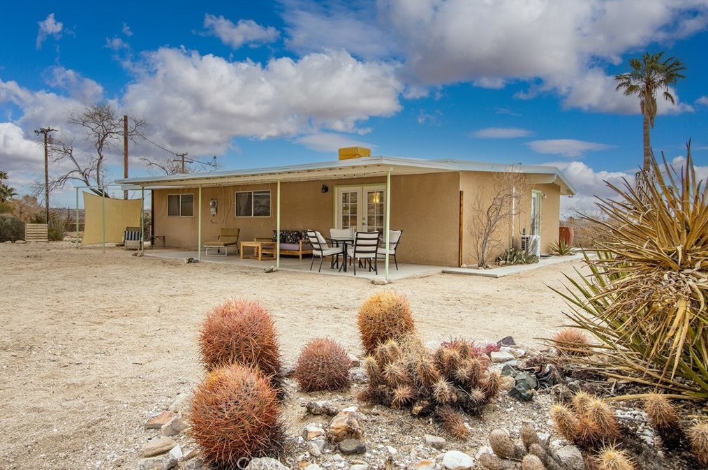 72345 Foothill Dr, Twntynine Plm CA  92277-2973 exterior