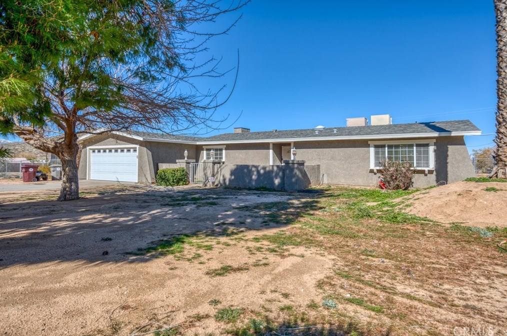 58136 Desert Gold Dr, Yucca Valley, CA 92284-6225