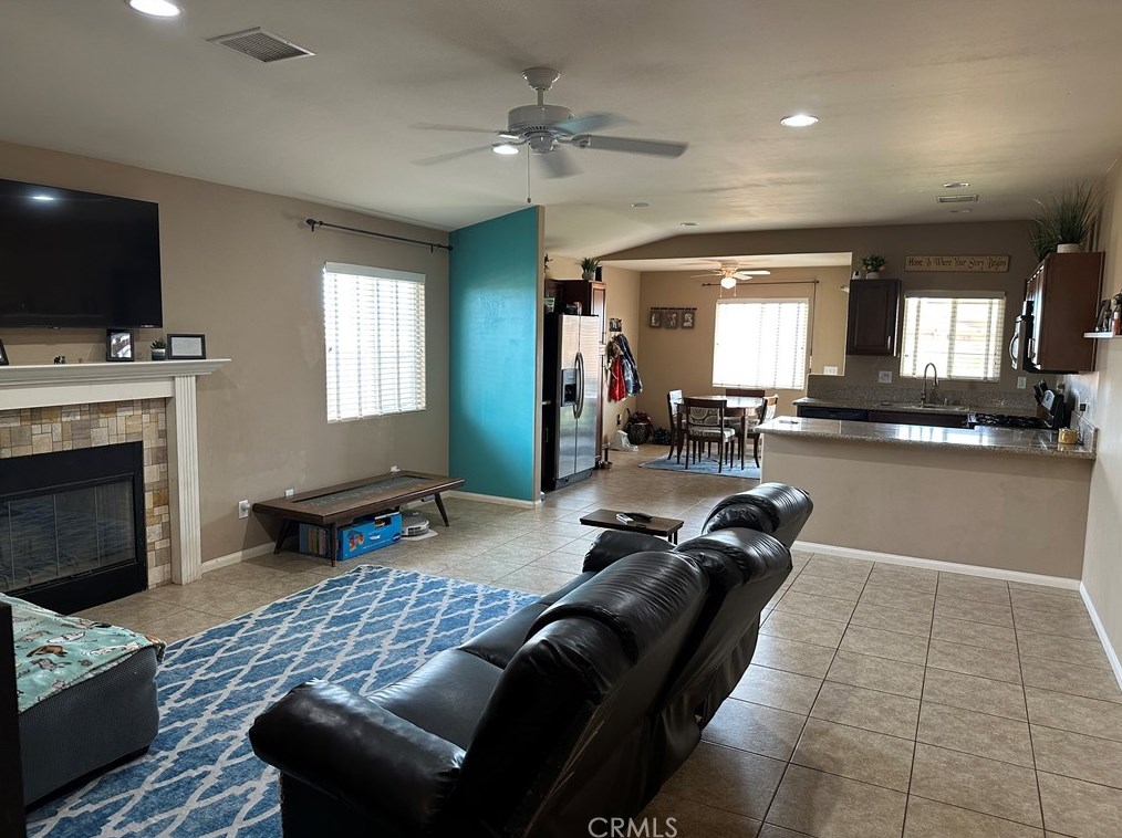 7415 Saladin Ave, Twntynine Plm CA  92277-3855 exterior