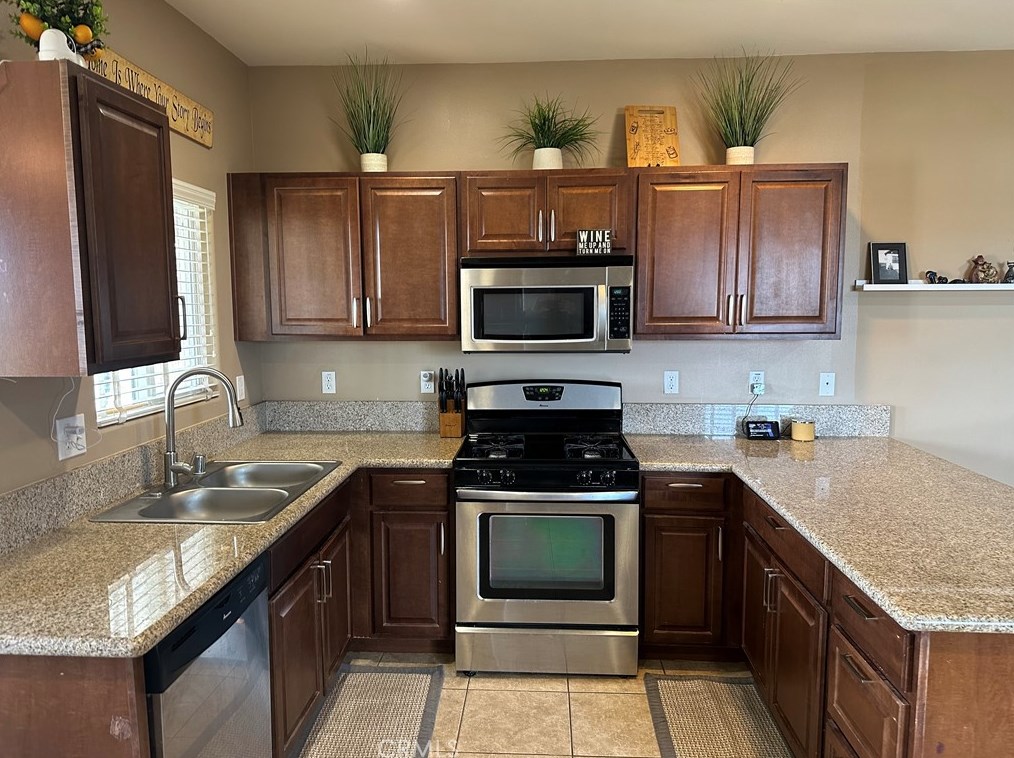 7415 Saladin Ave, Twntynine Plm CA  92277-3855 exterior