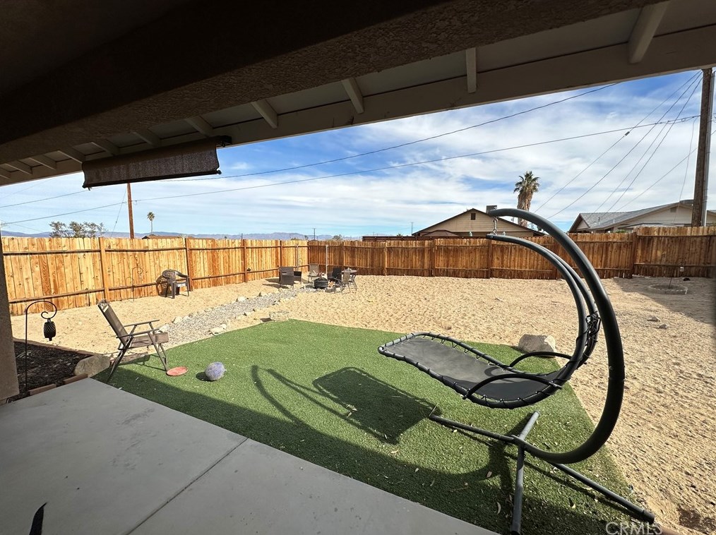 7415 Saladin Ave, Twntynine Plm CA  92277-3855 exterior