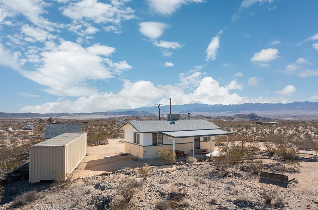3131 Stonehill Ave, Joshua Tree CA  92252 exterior
