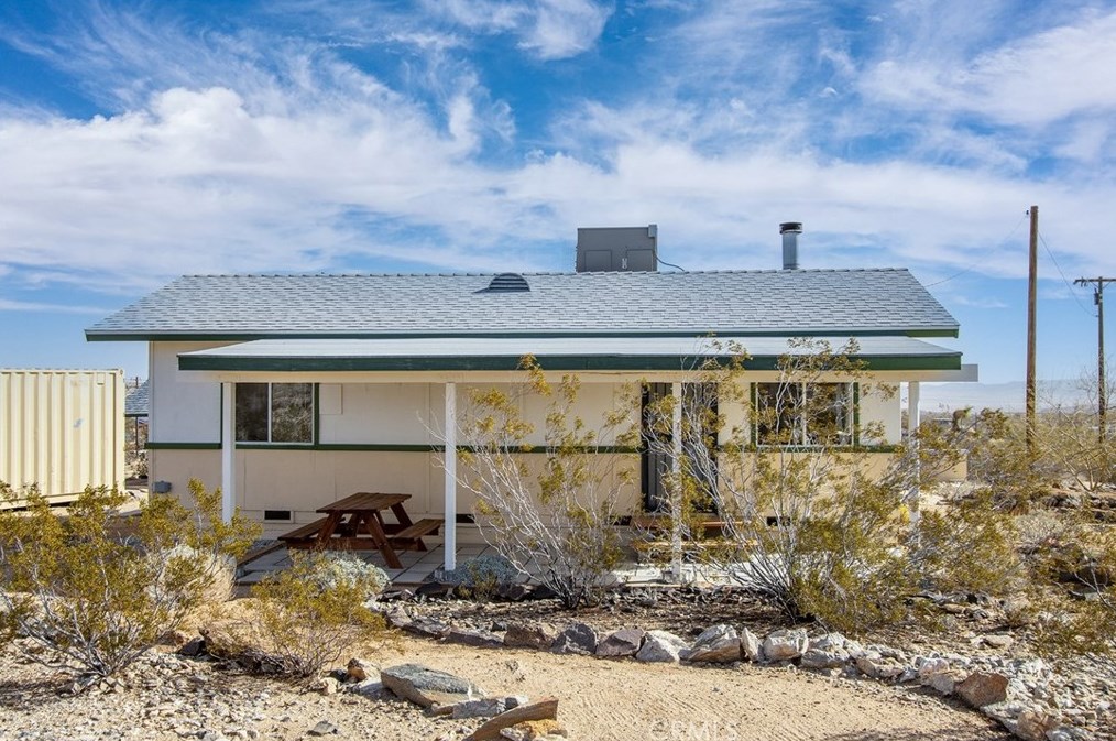 3131 Stonehill Ave, Joshua Tree CA  92252 exterior