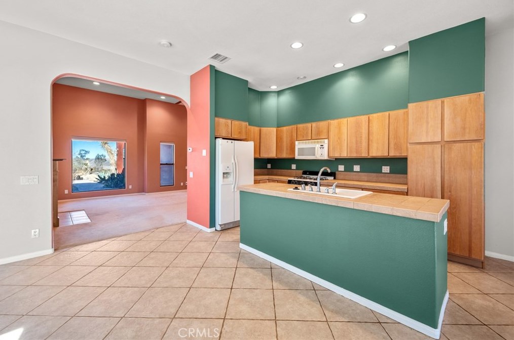 68922 Serrano Rd, Twntynine Plm CA  92277-6825 exterior