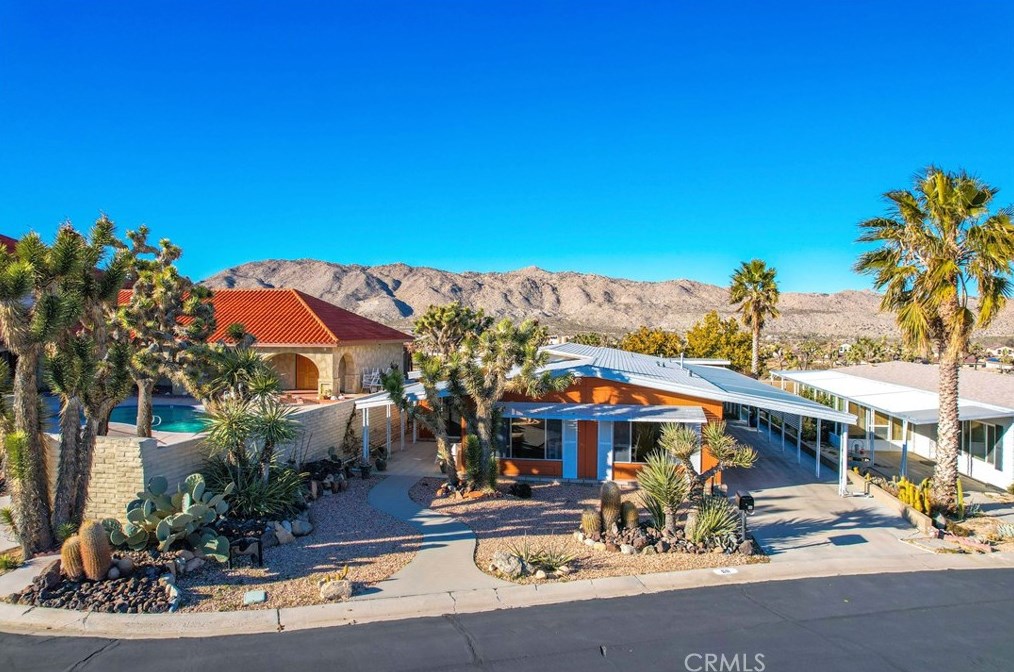 7501 Palm Ave, Yucca Valley, CA 92284-3601