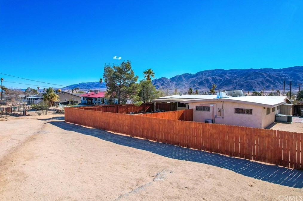 71730 Sunnyslope Dr, Twntynine Plm CA  92277-1946 exterior