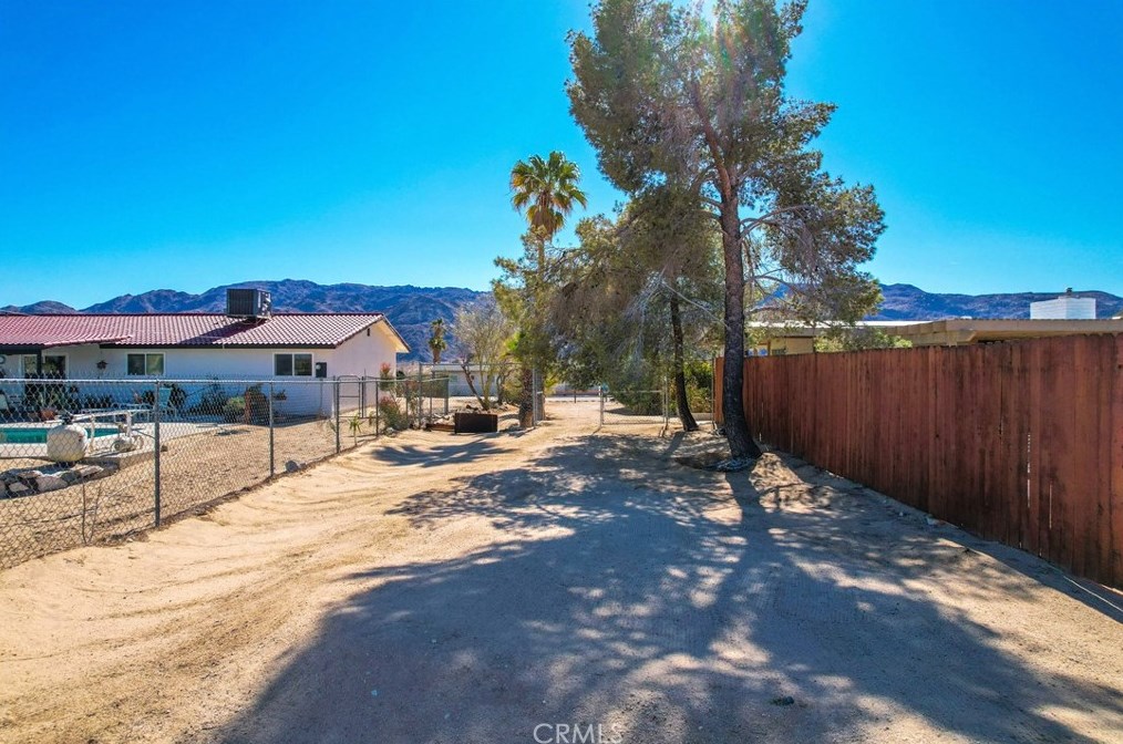 71730 Sunnyslope Dr, Twntynine Plm CA  92277-1946 exterior