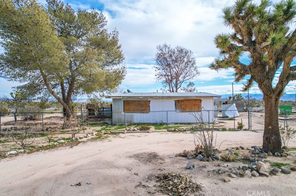 4077 Avalon Ave, Yucca Valley, CA 92284