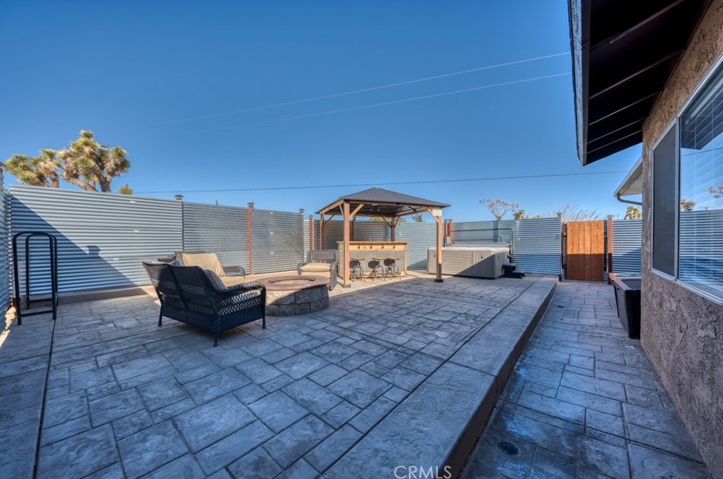 5124 Paradise View Rd, Yucca Valley CA  92284-9029 exterior