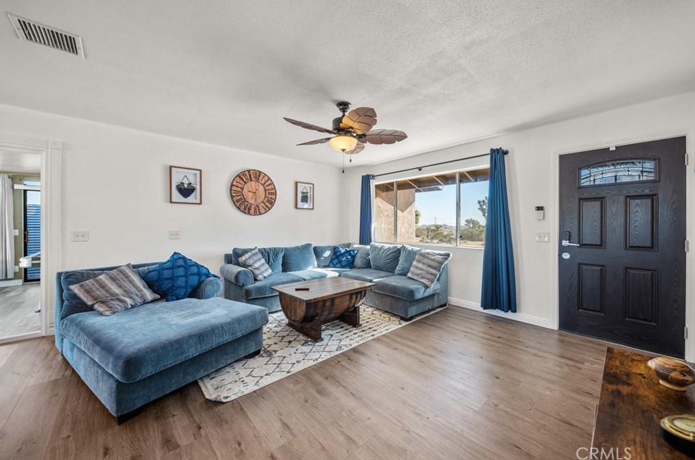 5124 Paradise View Rd, Yucca Valley CA  92284-9029 exterior