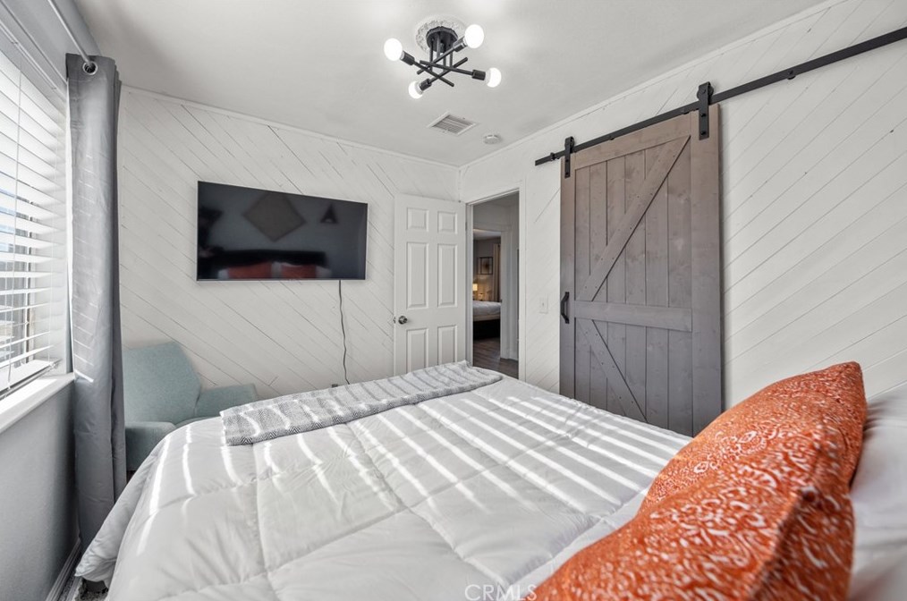 5124 Paradise View Rd, Yucca Valley CA  92284-9029 exterior