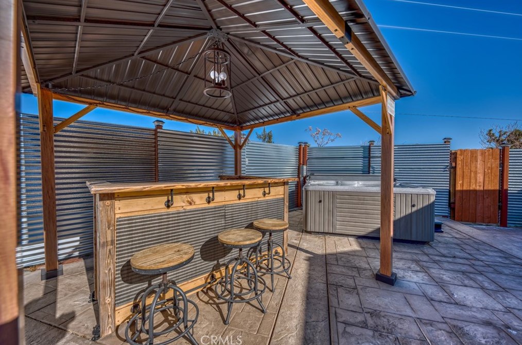 5124 Paradise View Rd, Yucca Valley CA  92284-9029 exterior