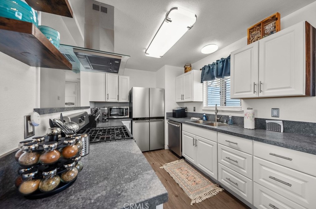 5124 Paradise View Rd, Yucca Valley CA  92284-9029 exterior