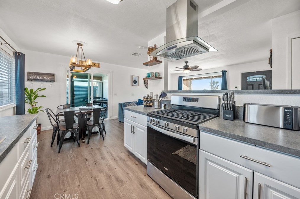 5124 Paradise View Rd, Yucca Valley CA  92284-9029 exterior