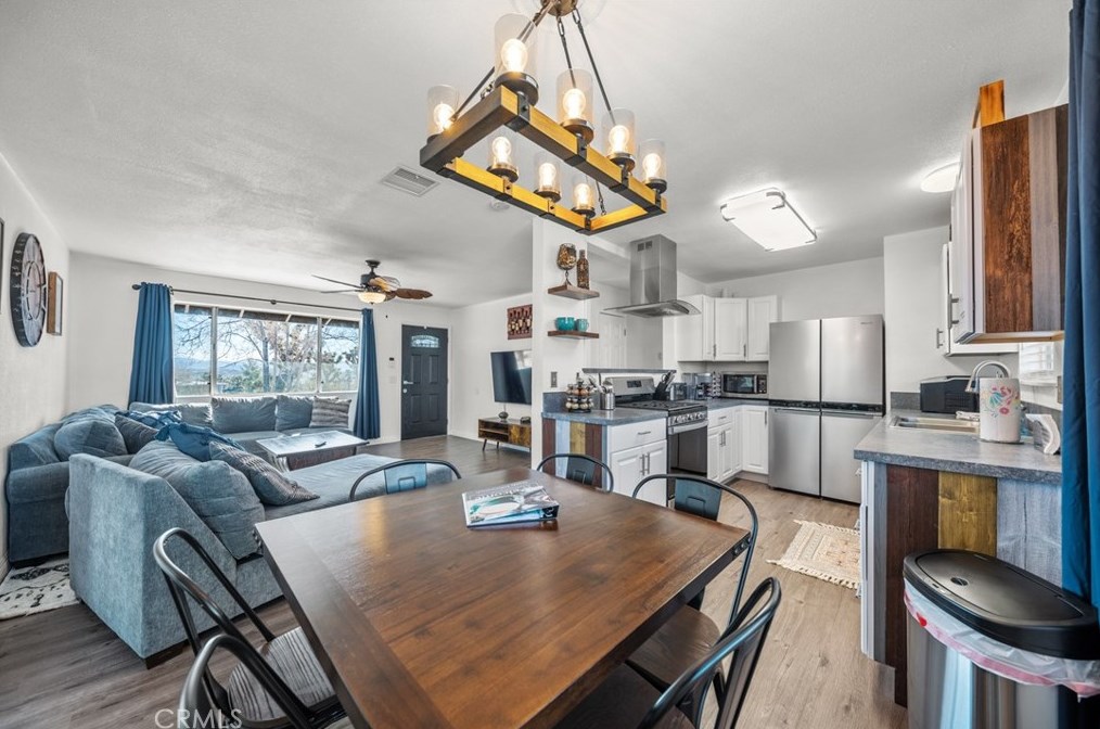 5124 Paradise View Rd, Yucca Valley CA  92284-9029 exterior
