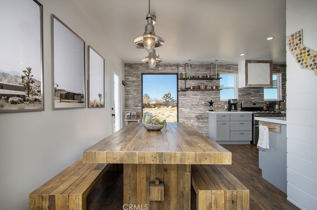 2500 Center Ave, Joshua Tree CA  92252-3387 exterior