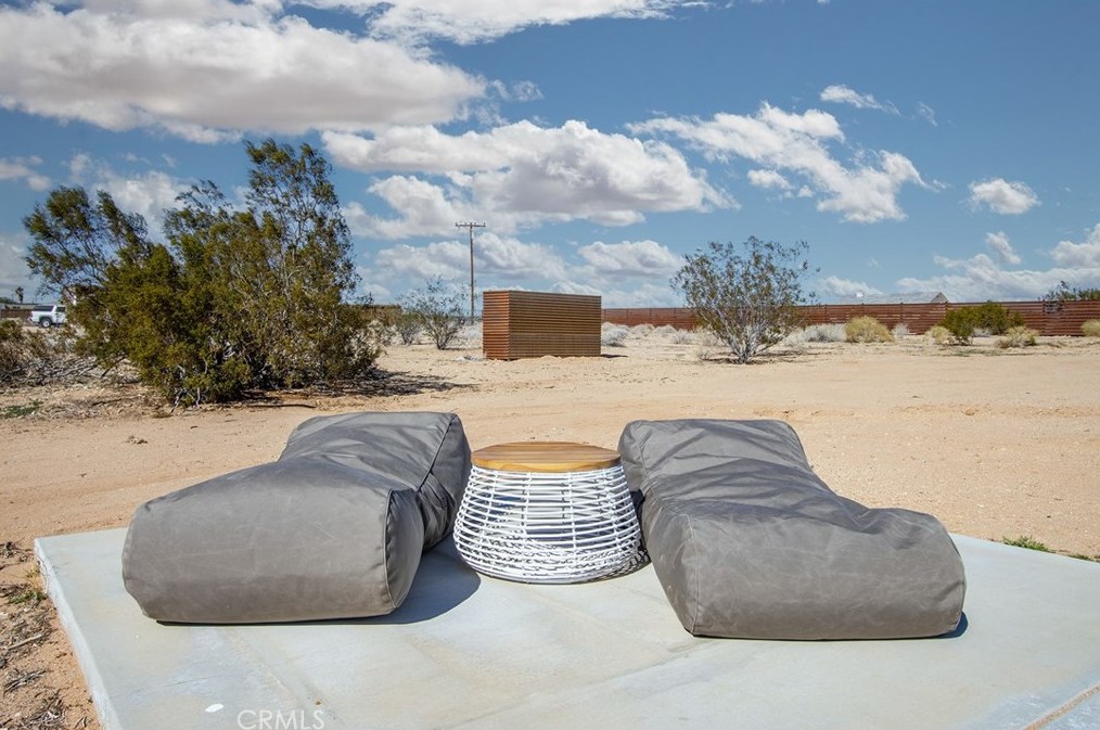 2500 Center Ave, Joshua Tree CA  92252-3387 exterior