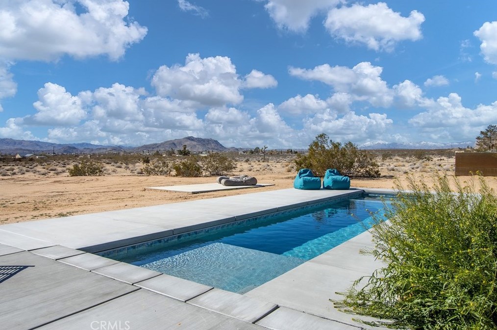 2500 Center Ave, Joshua Tree CA  92252-3387 exterior