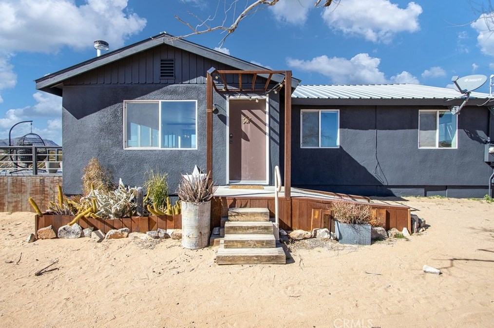 2500 Center Ave, Joshua Tree CA  92252-3387 exterior