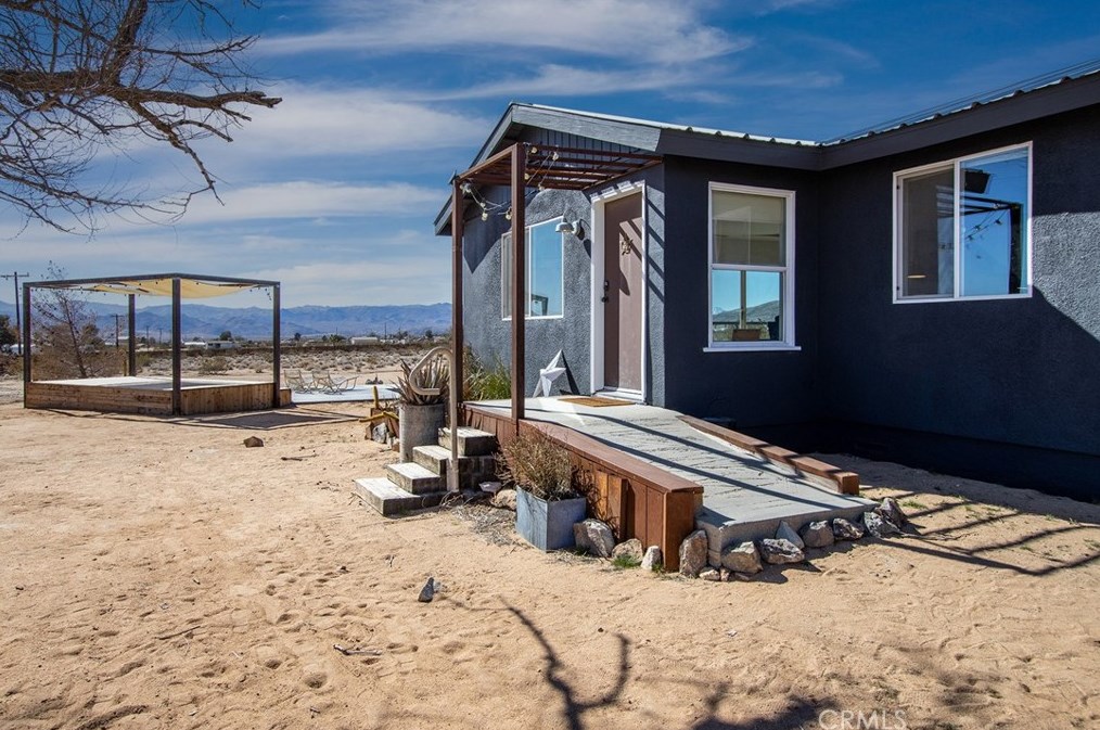 2500 Center Ave, Joshua Tree CA  92252-3387 exterior