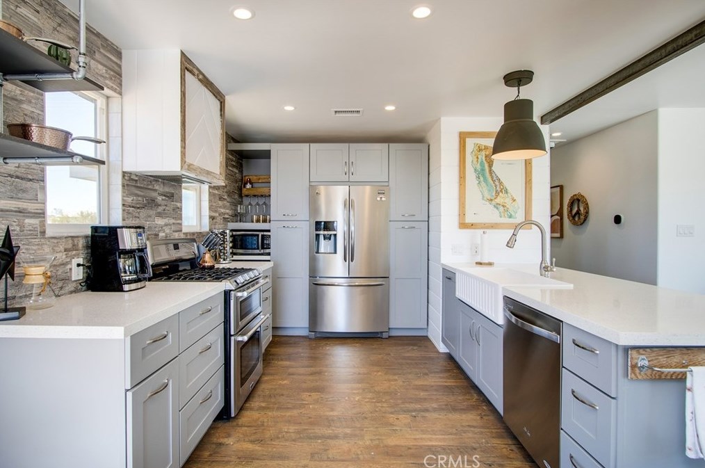2500 Center Ave, Joshua Tree CA  92252-3387 exterior