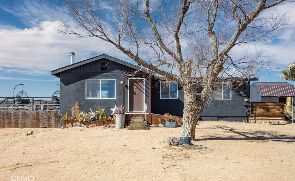 2500 Center Ave, Joshua Tree CA  92252-3387 exterior