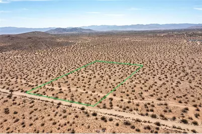 58300 Luna Vista Lane, Landers, CA 92284 - Photo 2